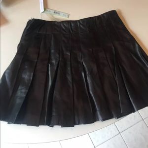 Alice & Olivia black leather pleated skirt